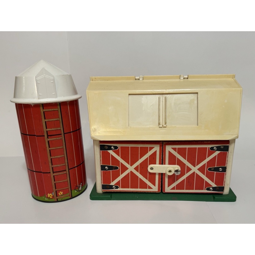 Vintage Fisher-Price Play Family Farm #915 Barn and Silo Set